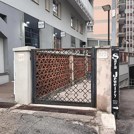 Colombo Holidays 公寓 *