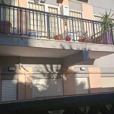 Διαμέρισμα Colombo Holidays *