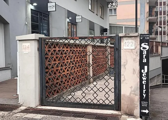 Colombo Holidays 公寓 *